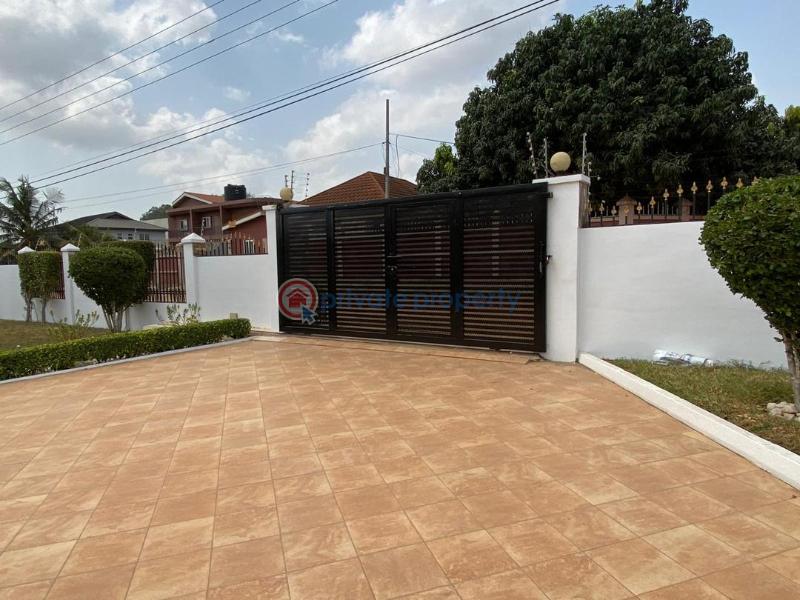 6 bedroom House For Sale East Airport Airport Residential Area Accra - 7