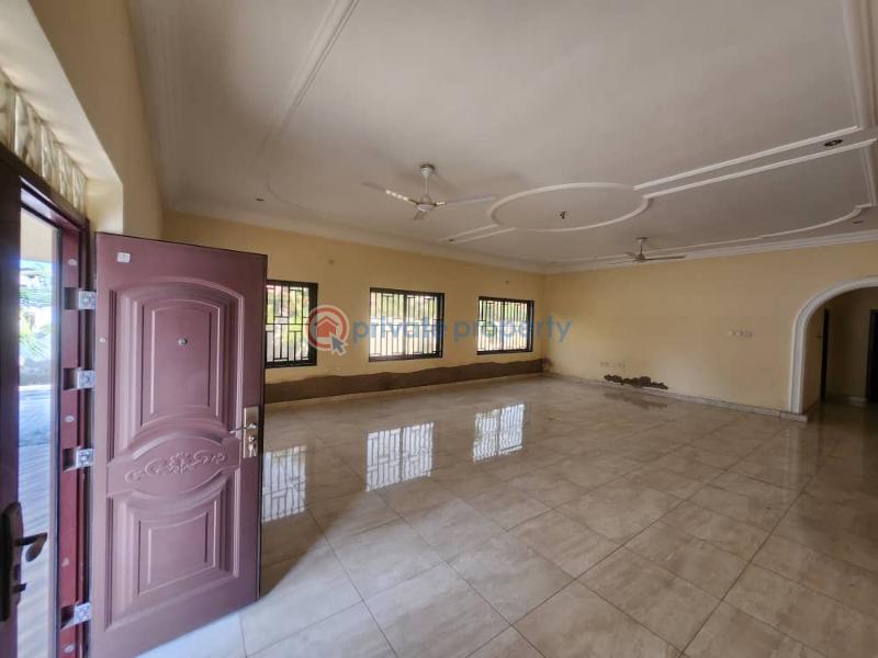 7 bedroom House For Rent Community 10 Tema Accra - 3