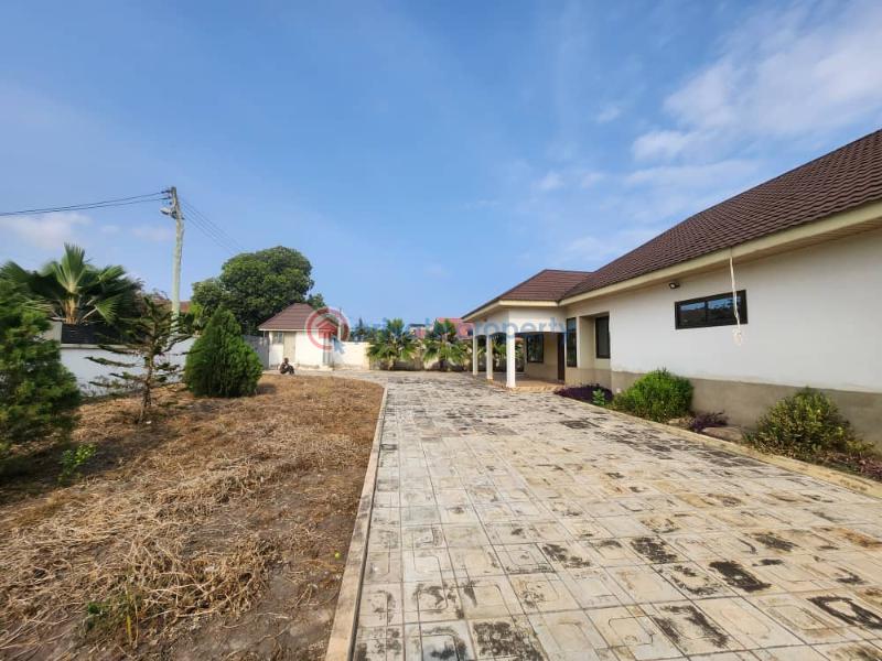 7 bedroom House For Rent Community 10 Tema Accra - 2