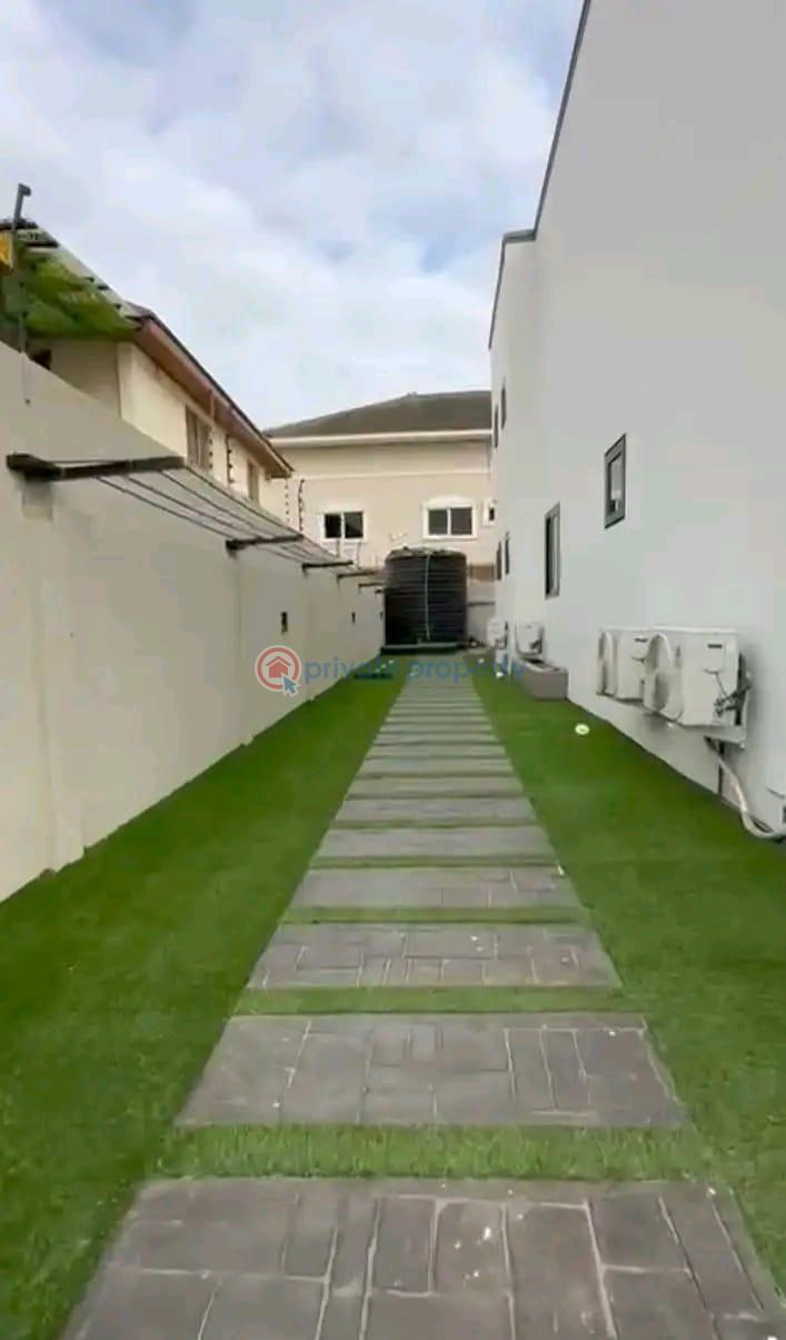 7 bedroom House For Sale East Legon Accra - 3