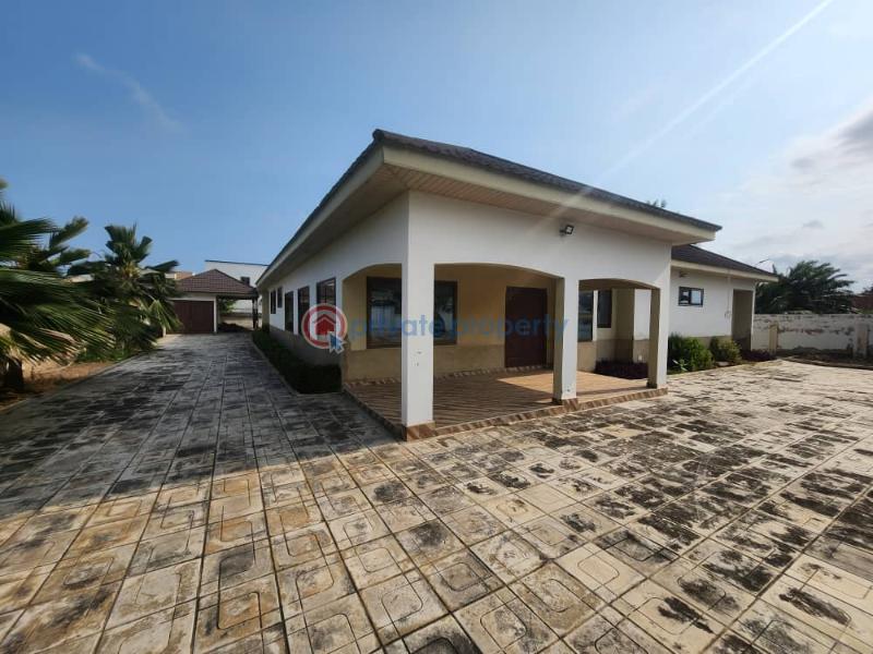 7 bedroom House For Rent Community 10 Tema Accra - 0