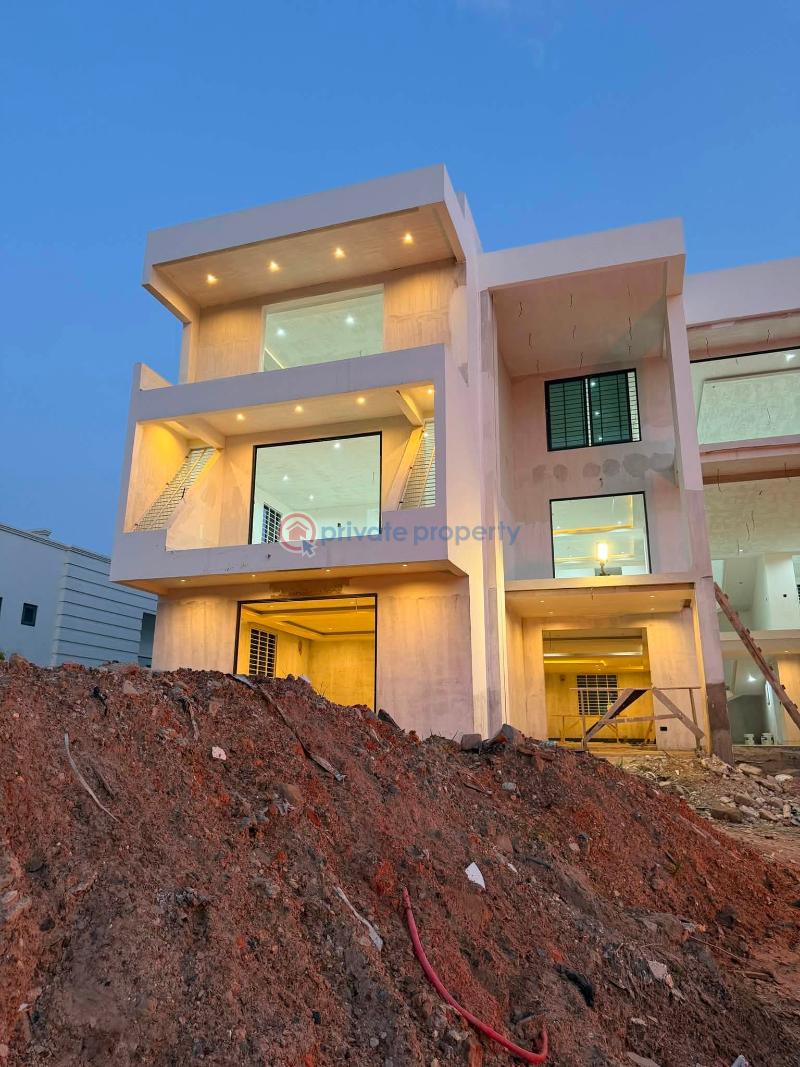 7 bedroom House For Sale Adjiringanor East Legon Accra - 1