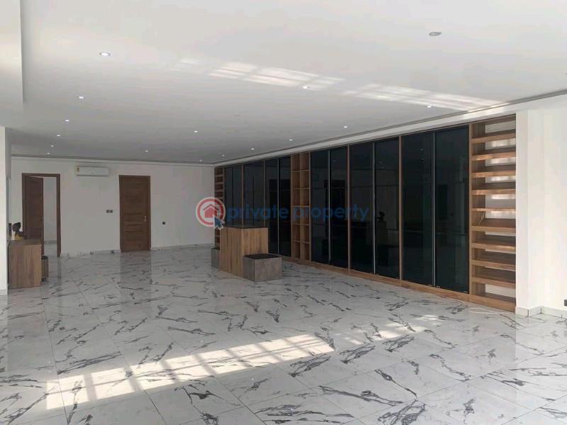 8 bedroom House For Sale Adjiringanor East Legon Accra - 0