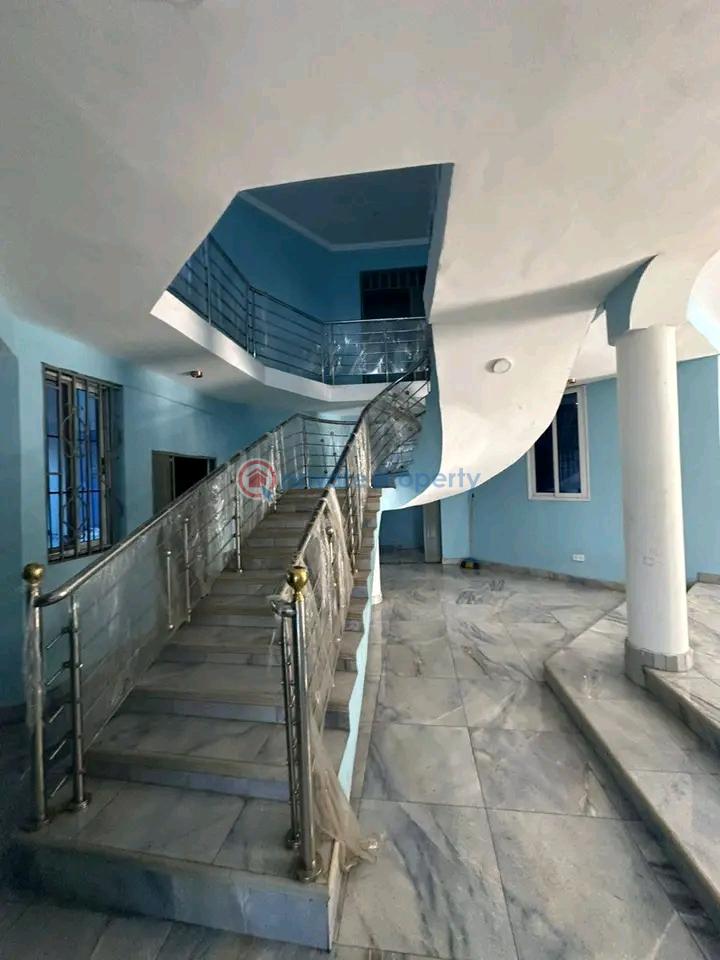 8 bedroom House For Rent East Legon Accra - 8