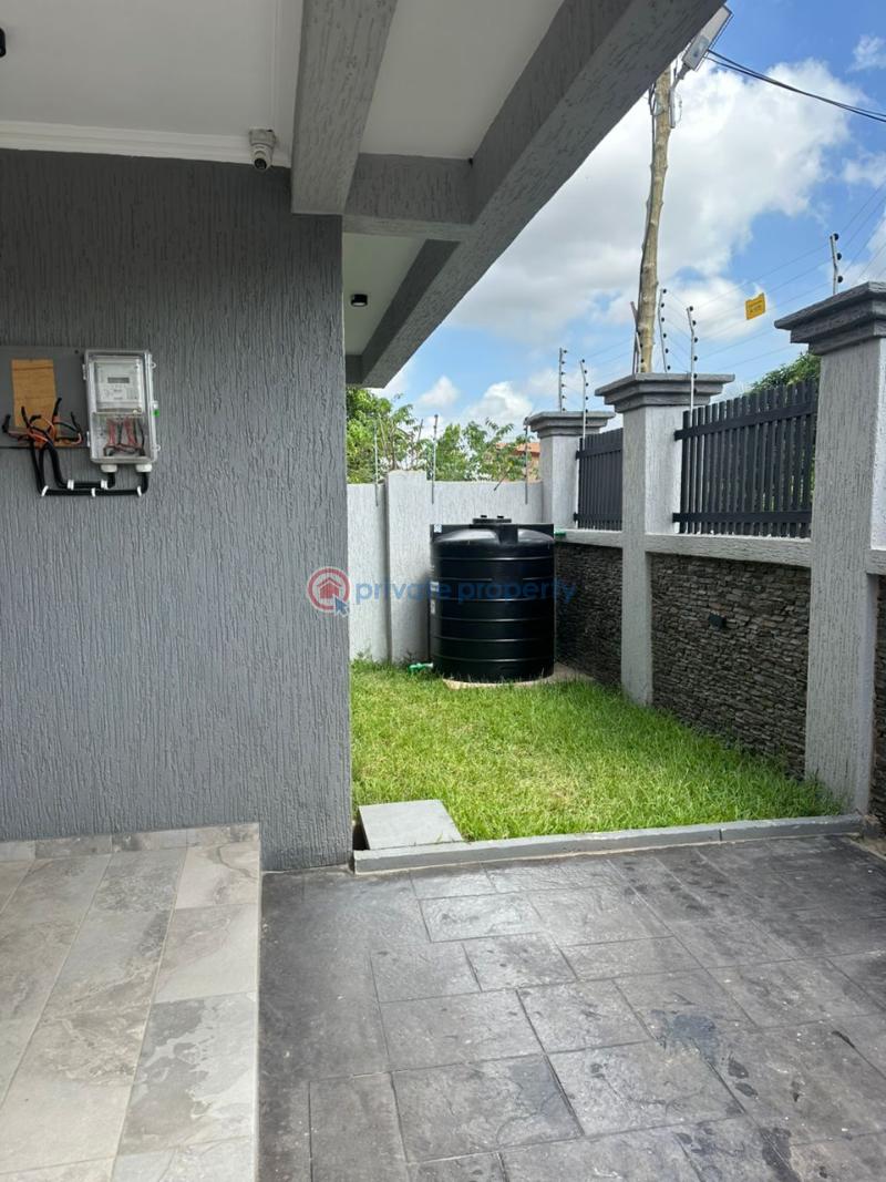 5 bedroom House For Sale North Dzorwulu Accra - 3