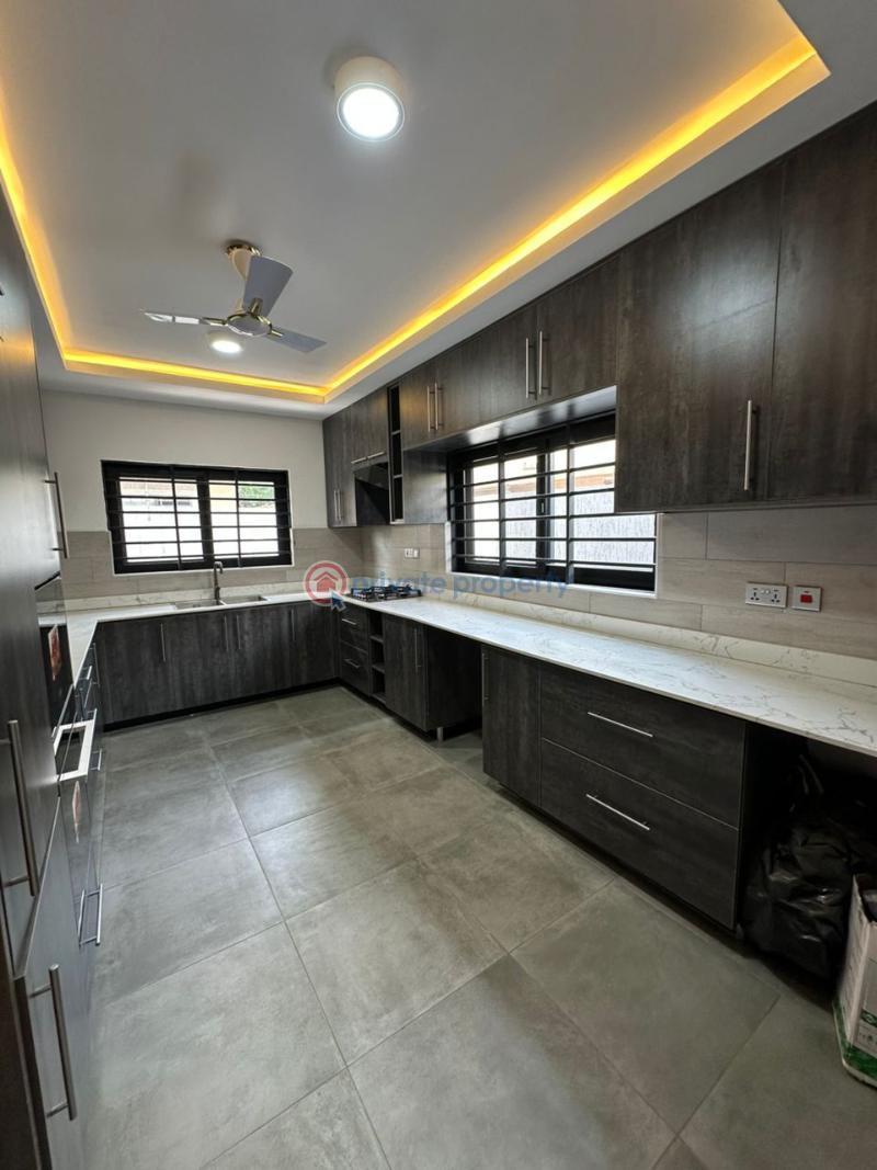 5 bedroom House For Sale North Dzorwulu Accra - 5