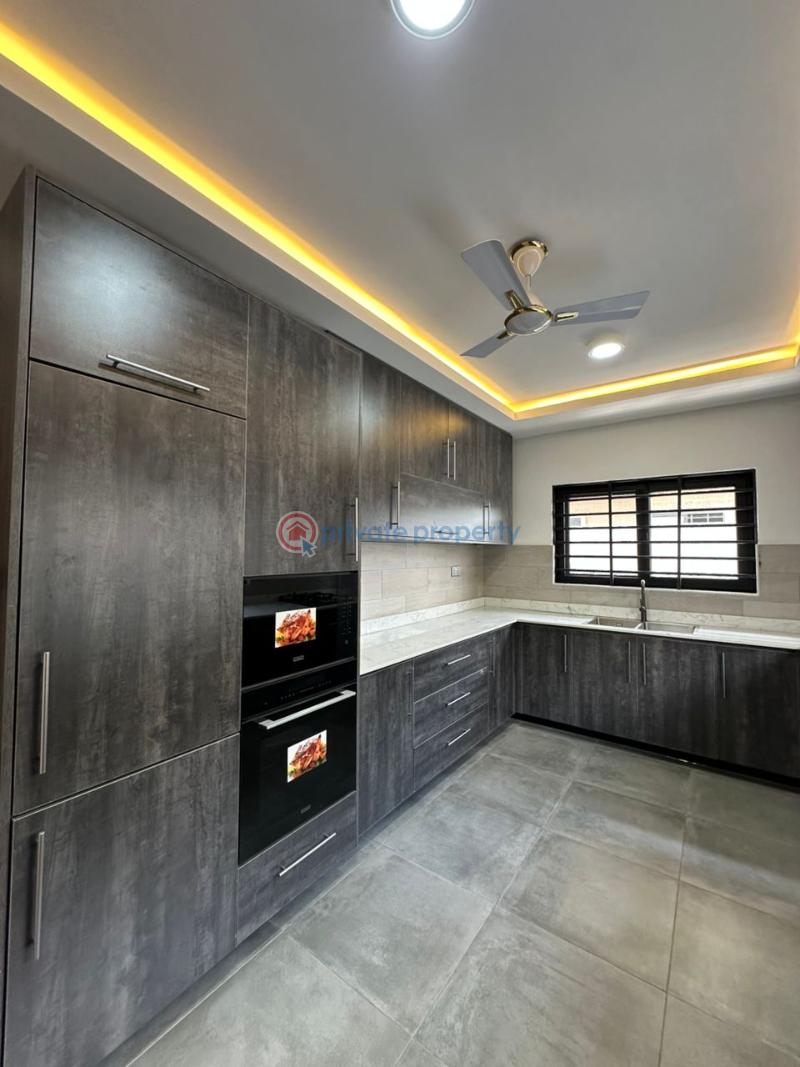 5 bedroom House For Sale North Dzorwulu Accra - 4