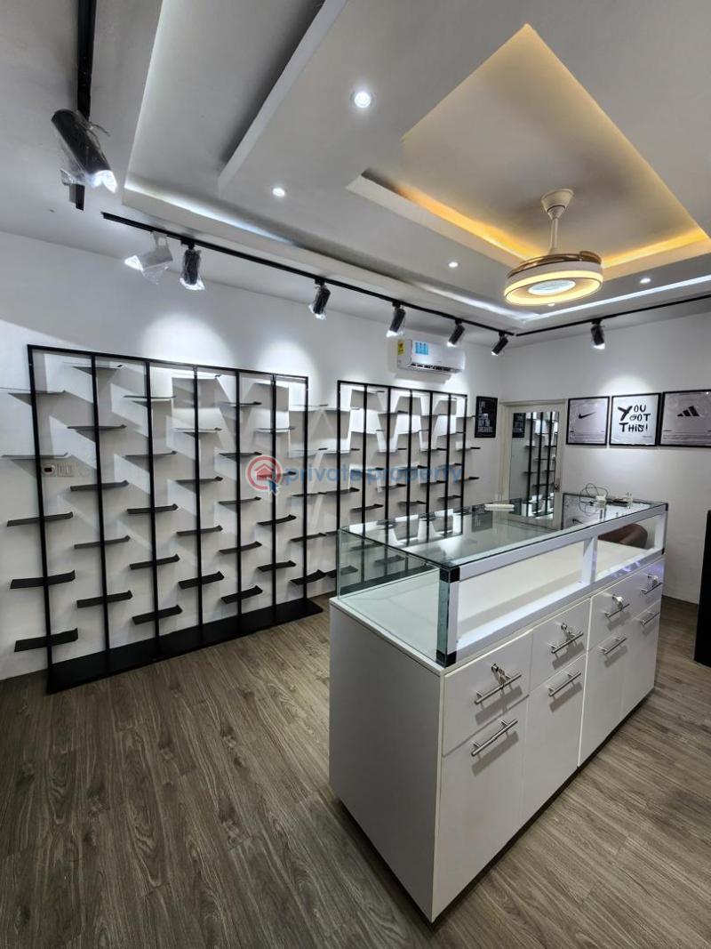 Shop For Rent American House East Legon Accra - 0