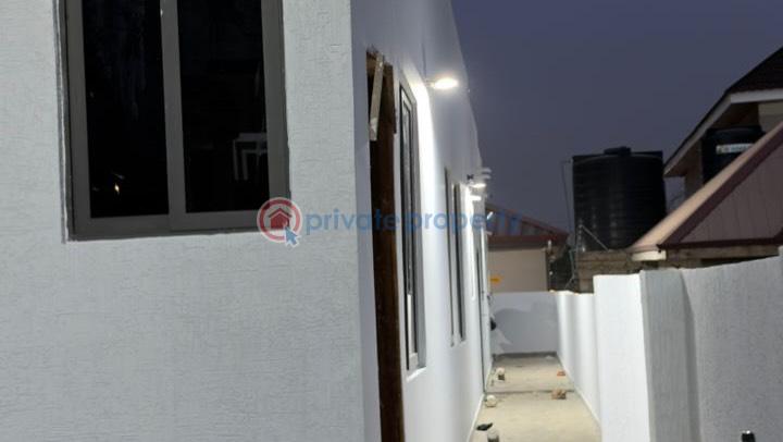 3 bedroom House For Sale Lakeside Estate Ashaley Botwe Adenta Municipal Accra - 5