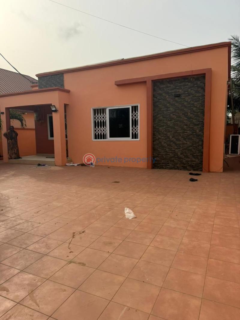 3 bedroom House For Rent Lakeside Estate Ashaley Botwe Adenta Municipal Accra - 0