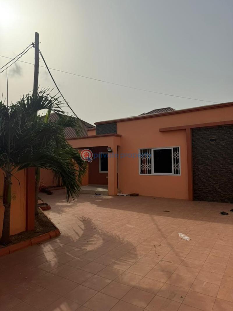 3 bedroom House For Rent Lakeside Estate Ashaley Botwe Adenta Municipal Accra - 1