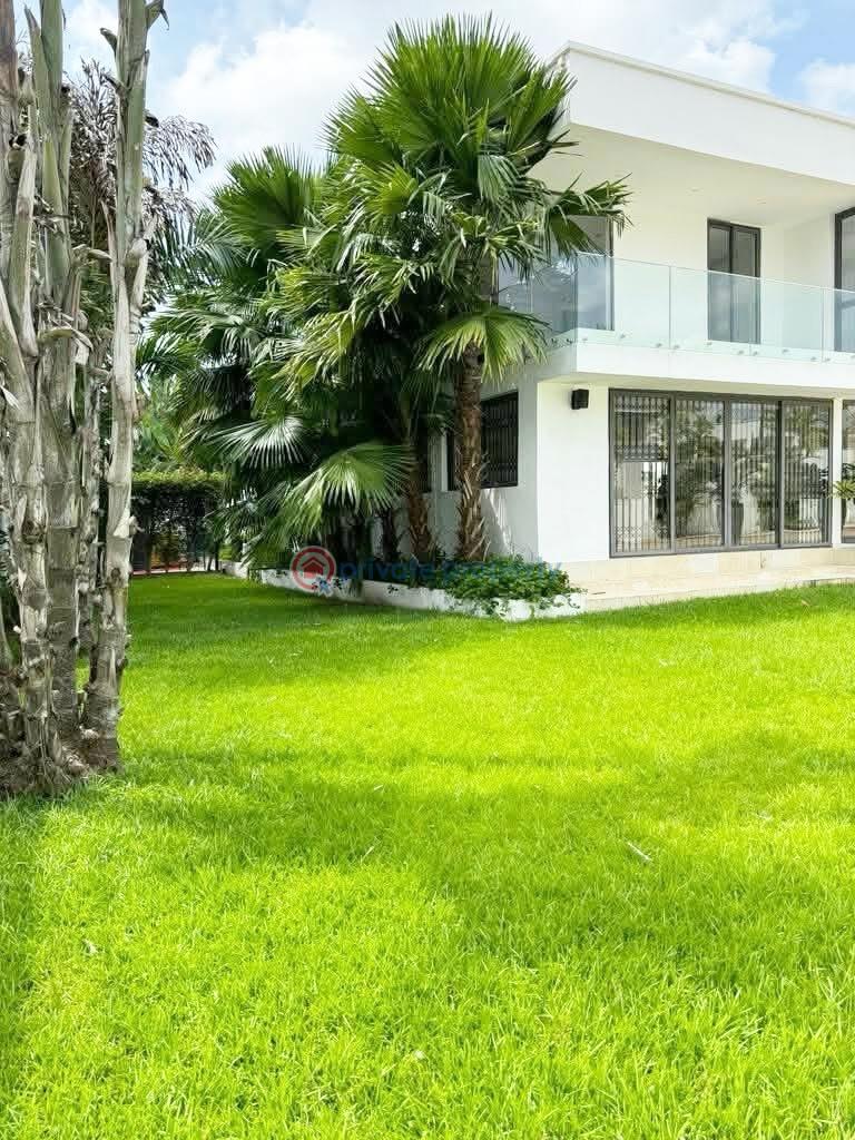 4 bedroom House For Sale Labone La Dade Kotopon Municipal Accra - 1