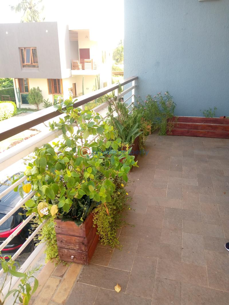 2 bedroom Apartment Short let Tesano Accra - 2