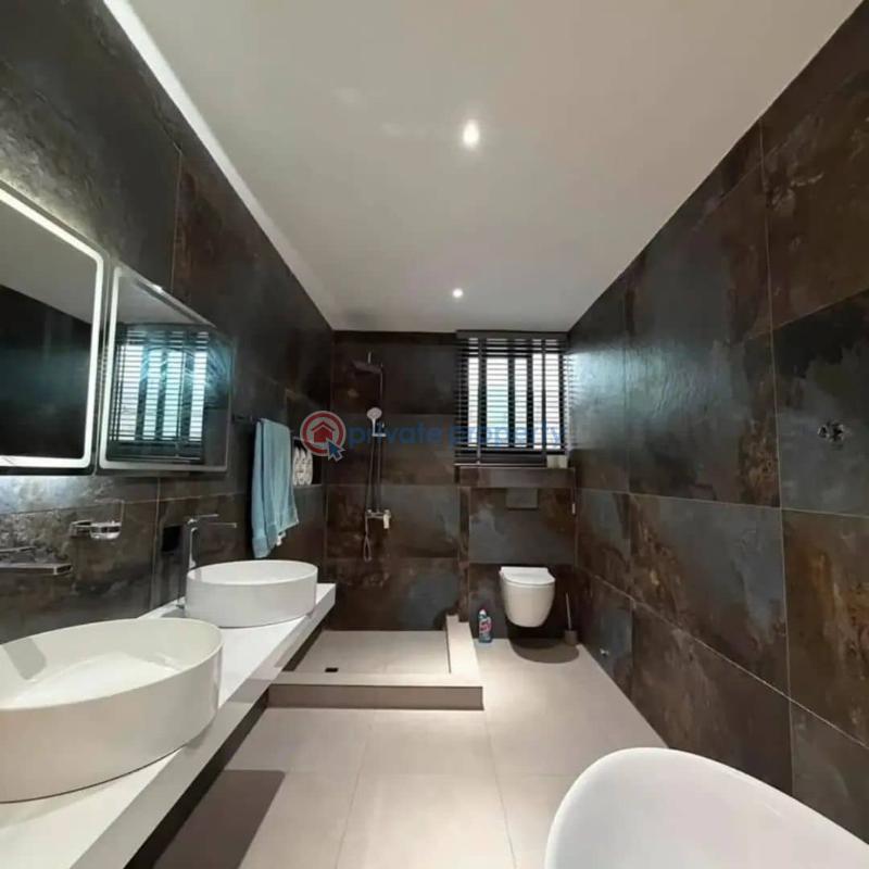 4 bedroom House For Sale Trasacco Accra East Legon  - 6