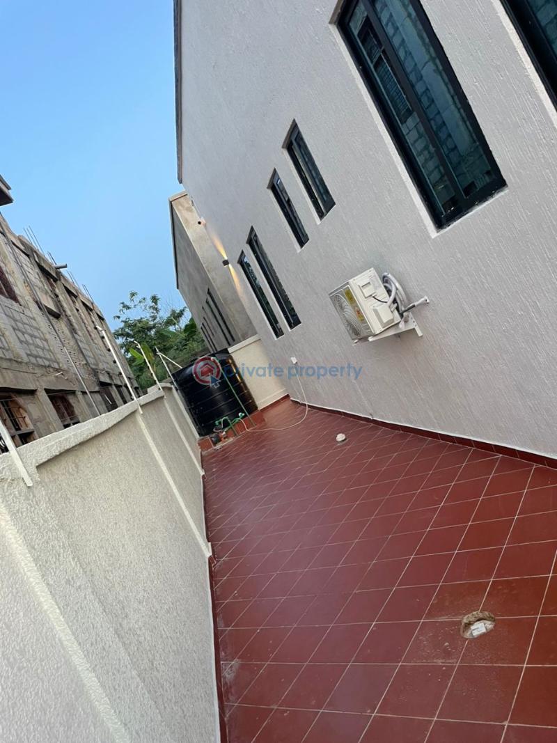 4 bedroom House For Sale Kwanwoma On Ahodwo Sokoban Road. Kumasi Metropolitan Ashanti - 4