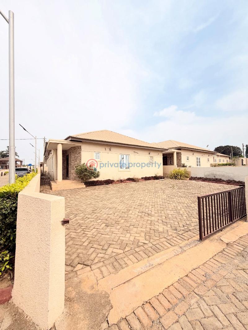 3 bedroom House For Sale Pillar 2 Dome Ga East Municipal Accra - 1