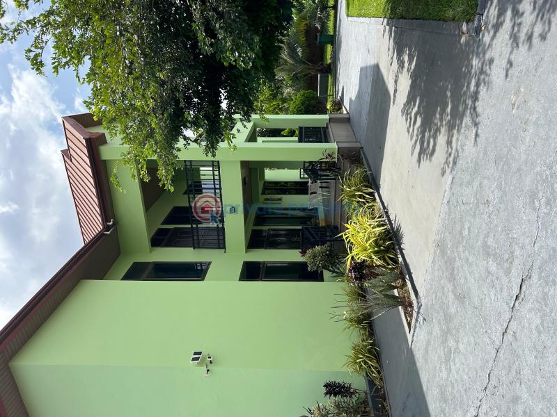 4 bedroom House For Sale Adenta West oyarifa Road La Nkwantanang Madina Municipal Accra - 1