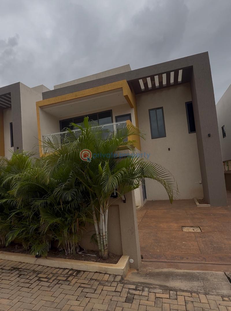 4 bedroom House For Sale Nhyiaeso After Ahodwo Kumasi Metropolitan Ashanti - 0