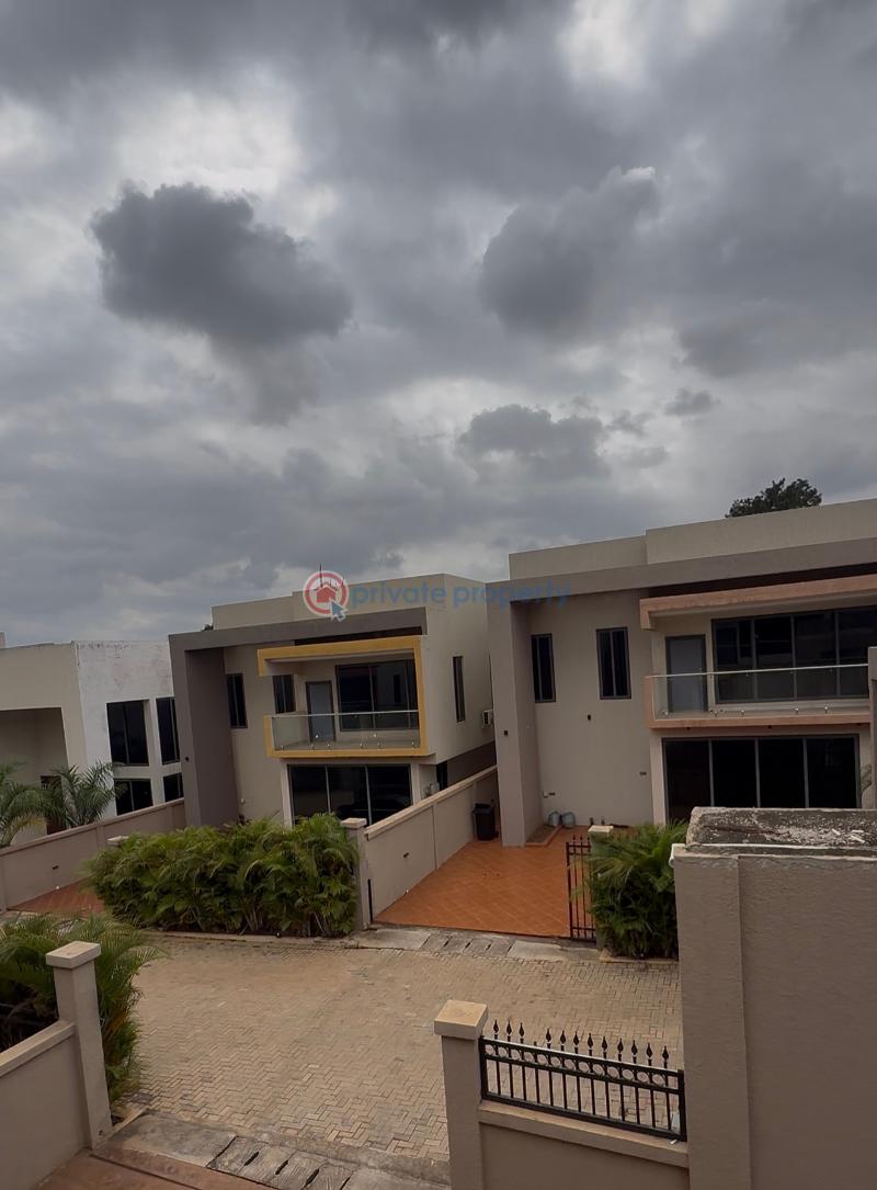 4 bedroom House For Sale Nhyiaeso After Ahodwo Kumasi Metropolitan Ashanti - 1