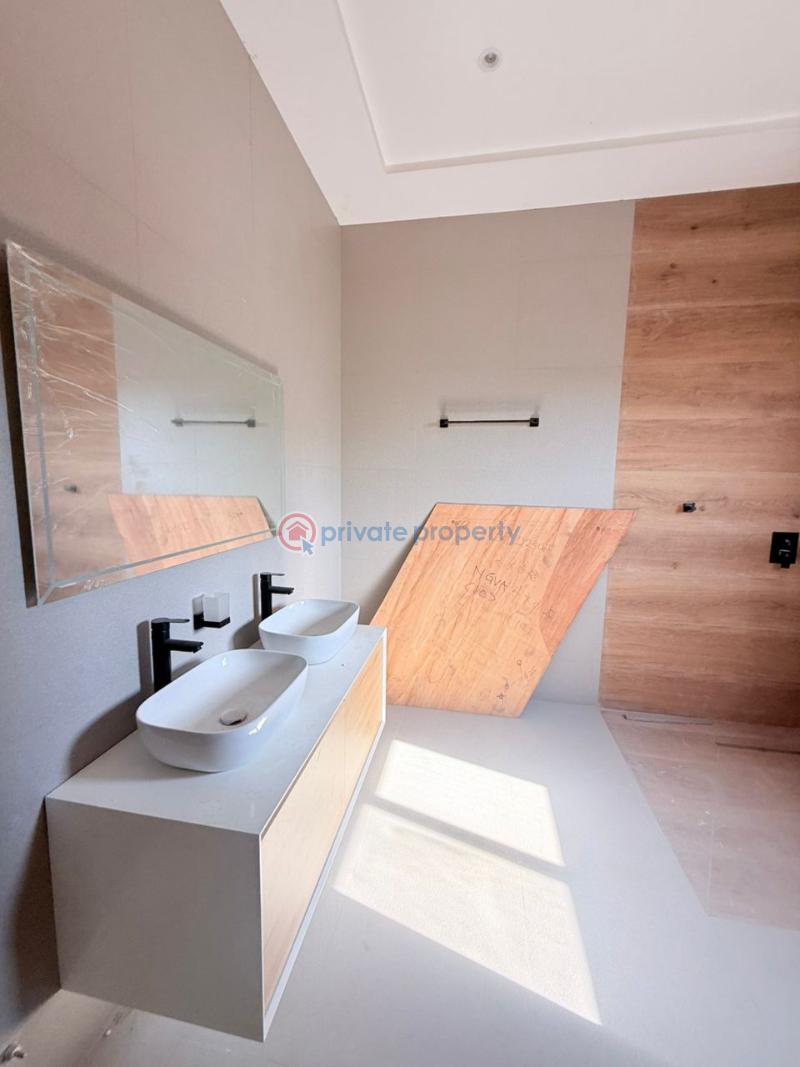 4 bedroom House For Sale Trasacco Accra East Legon  - 8