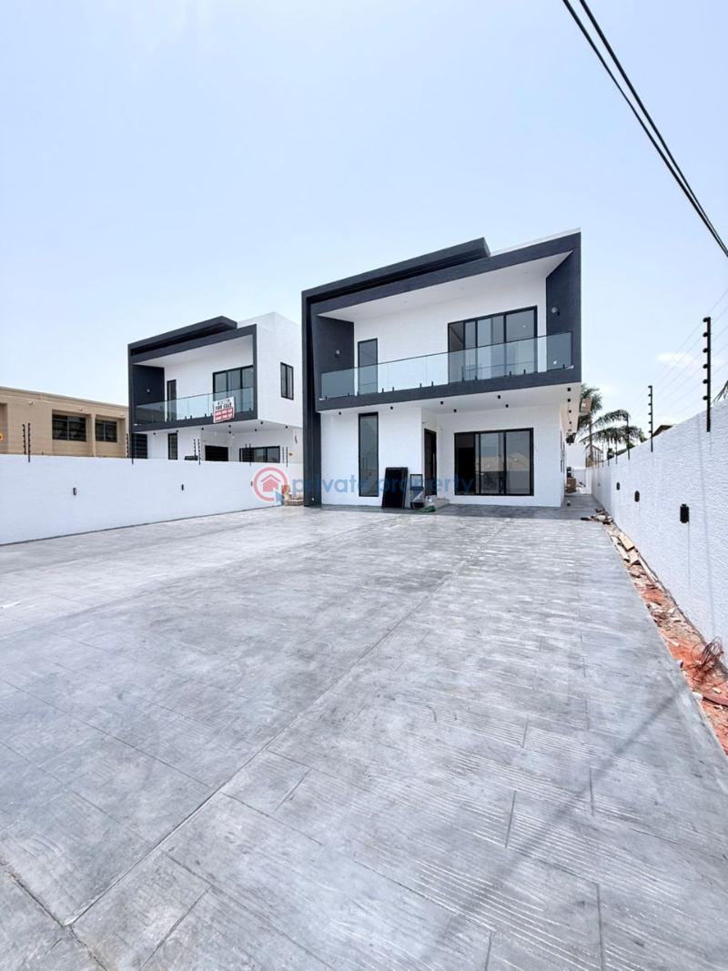 4 bedroom House For Sale Sakumono Spintex Accra - 1