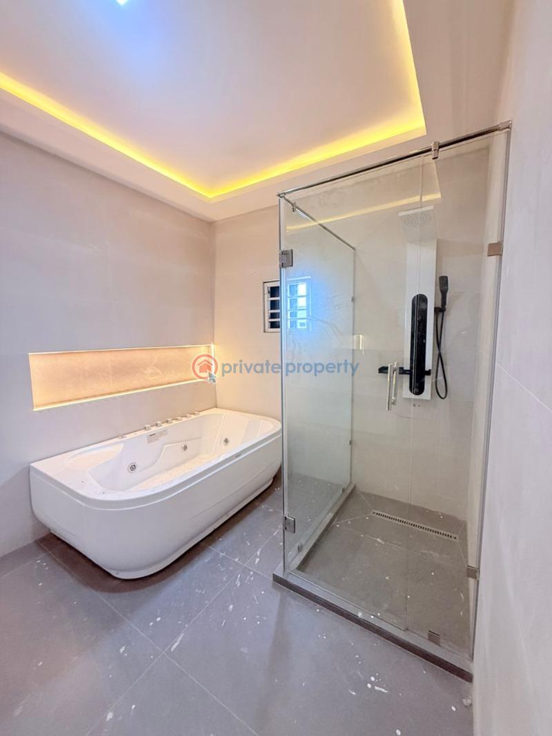 4 bedroom House For Sale Lashibi Spintex Accra - 11