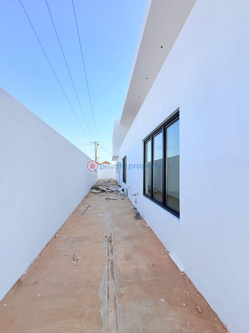 4 bedroom House For Sale Trasacco Accra East Legon  - 5