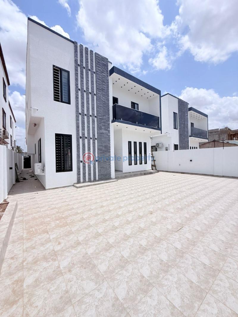 4 bedroom House For Sale Ogbojo Adenta Municipal Accra - 3
