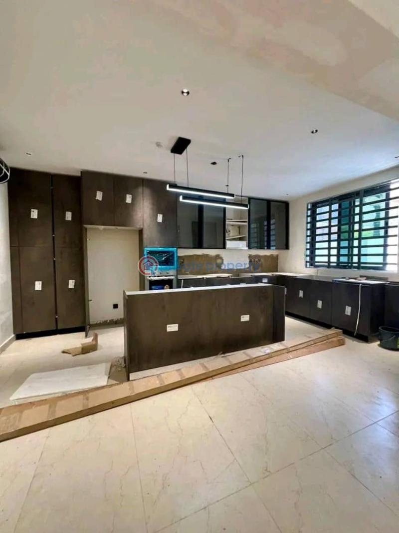 4 bedroom Townhouse For Rent Burma Hills East Airport Airport Residential Area Accra - 9