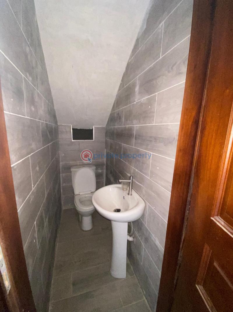 4 bedroom House For Sale Spintex Accra - 7