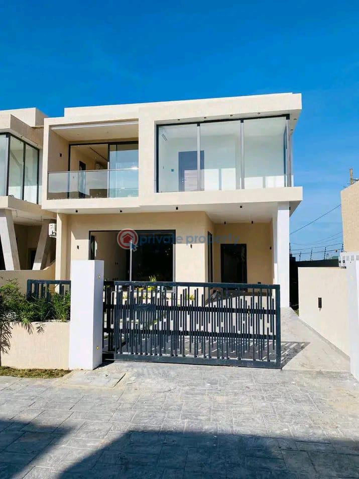 4 bedroom Townhouse For Sale School Junction Adjiringanor East Legon Accra - 1