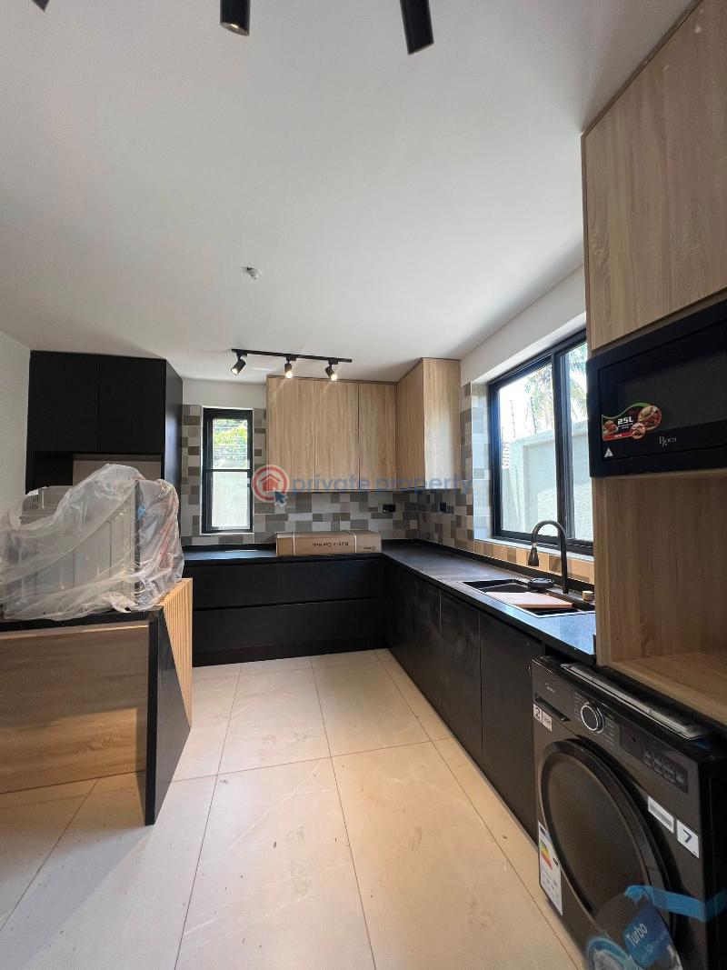 4 bedroom House For Sale A&c Mall Accra East Legon  - 10