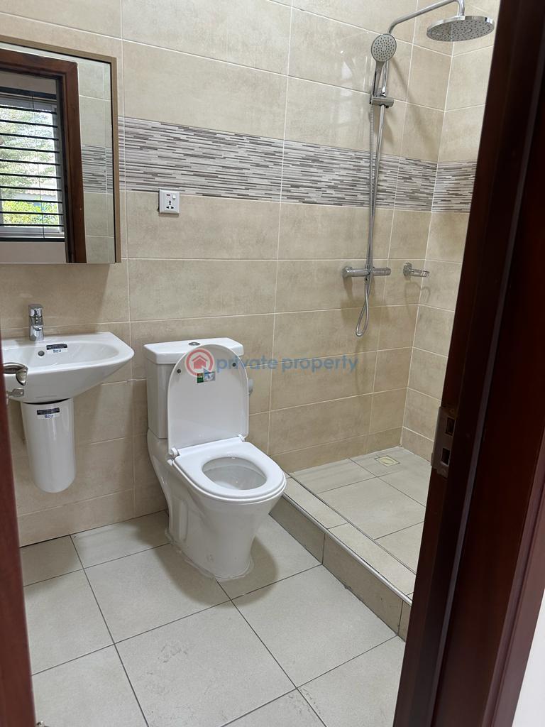 4 bedroom House For Sale Devtraco Estate3 Community 25 Tema Accra - 3