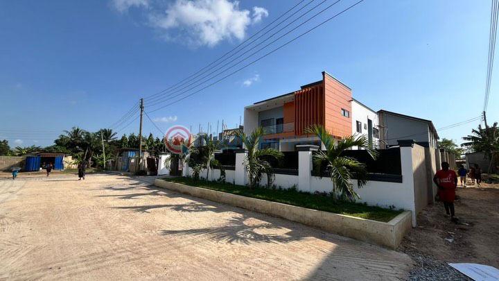 4 bedroom House For Sale Tantra Hills West Legon Achimota Accra - 3