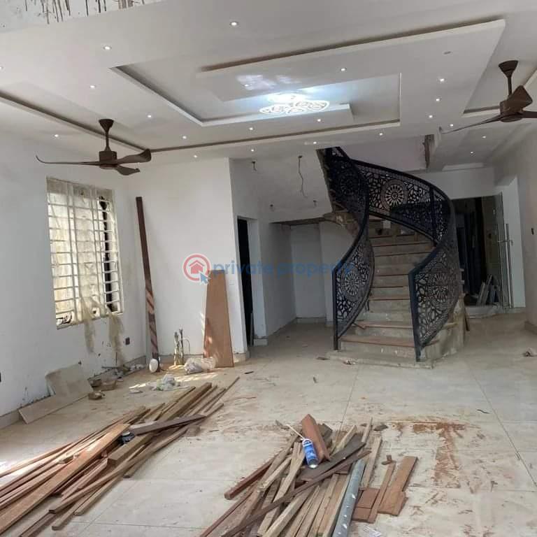 5 bedroom House For Sale Close To The Achimota Mall Accra - 4