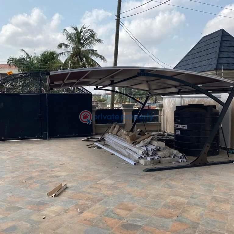 5 bedroom House For Sale Close To The Achimota Mall Accra - 1
