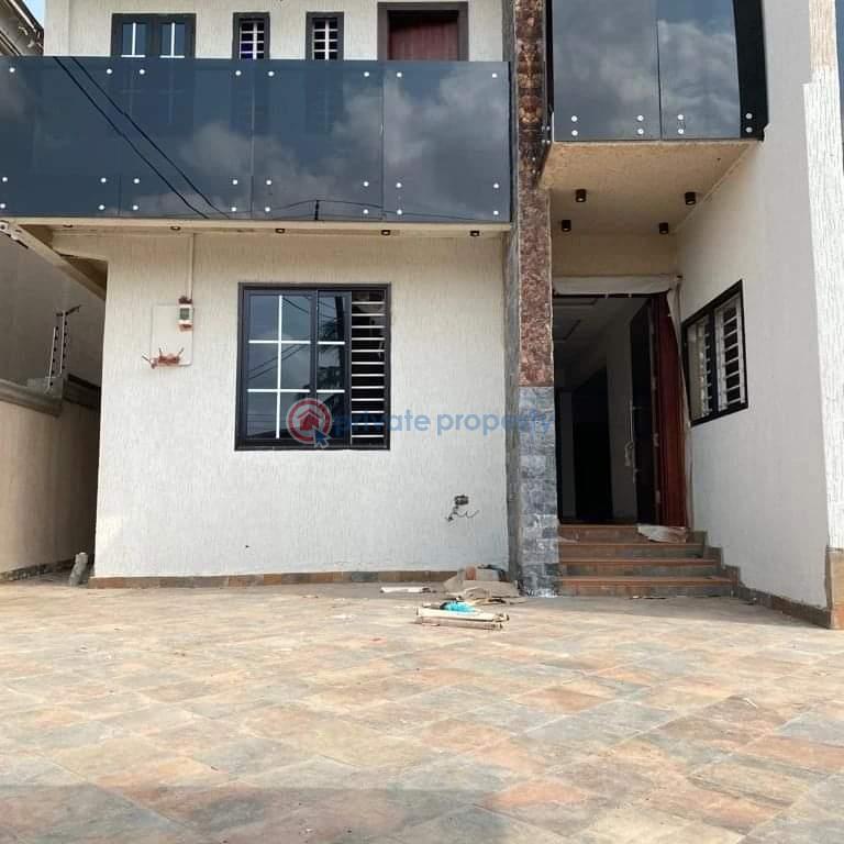 5 bedroom House For Sale Close To The Achimota Mall Accra - 2