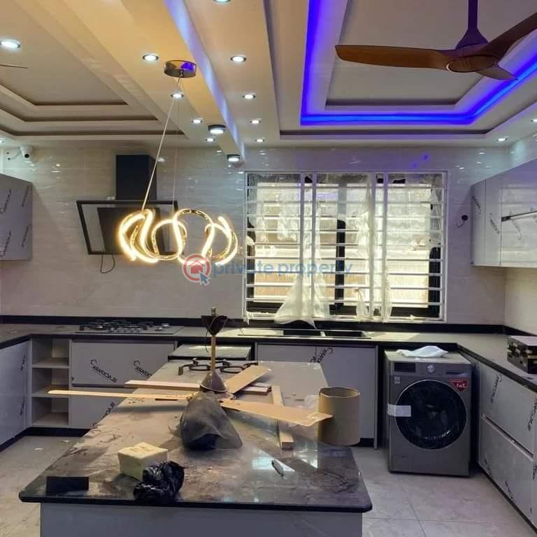 5 bedroom House For Sale Close To The Achimota Mall Accra - 5