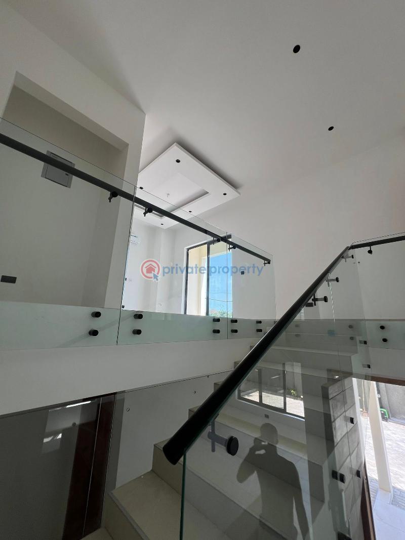4 bedroom House For Sale A&c Mall Accra East Legon  - 5