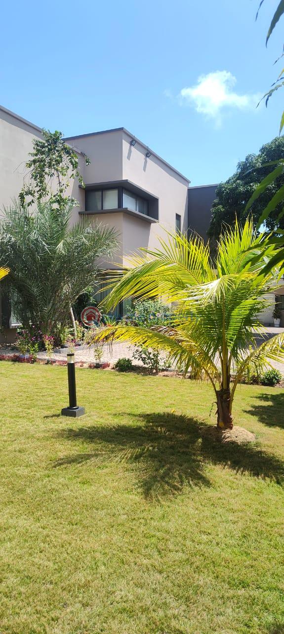 4 bedroom Townhouse For Sale Cantonments Accra - 1