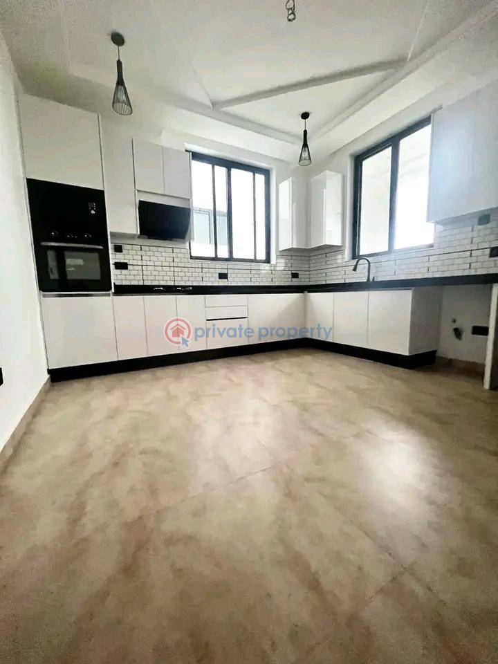 5 bedroom Townhouse For Sale East Airport Airport Residential Area Accra - 6