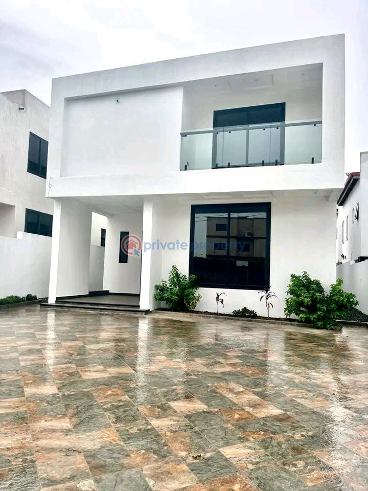 5 bedroom Townhouse For Sale East Airport Airport Residential Area Accra - 0