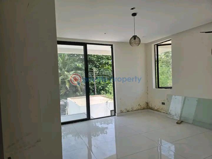 5 bedroom Townhouse For Sale Cantonments Accra - 6