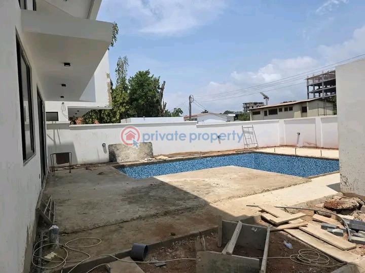 5 bedroom Townhouse For Sale Cantonments Accra - 1
