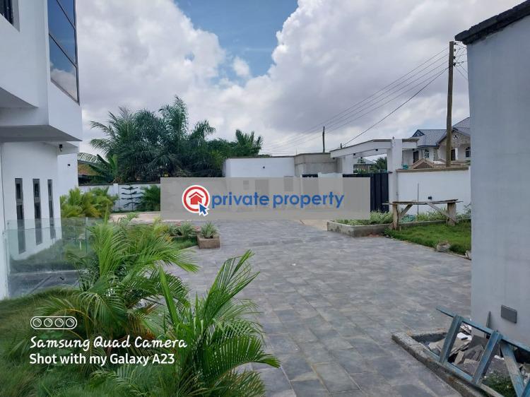 6 bedroom Detached Bungalow For Sale &nbsp;ablekuma Oshuiman In Serene Area Accra Metropolitan  - 1