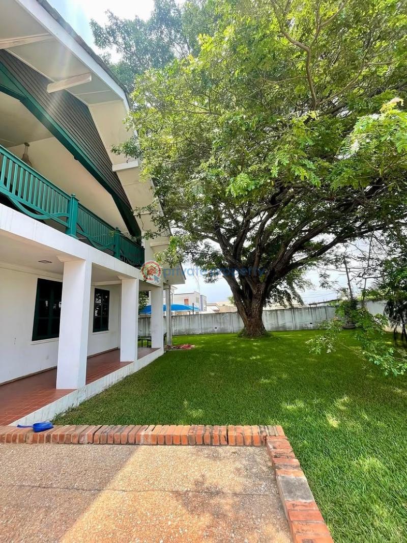 10 bedroom Office Space For Rent Accra East Legon  - 2