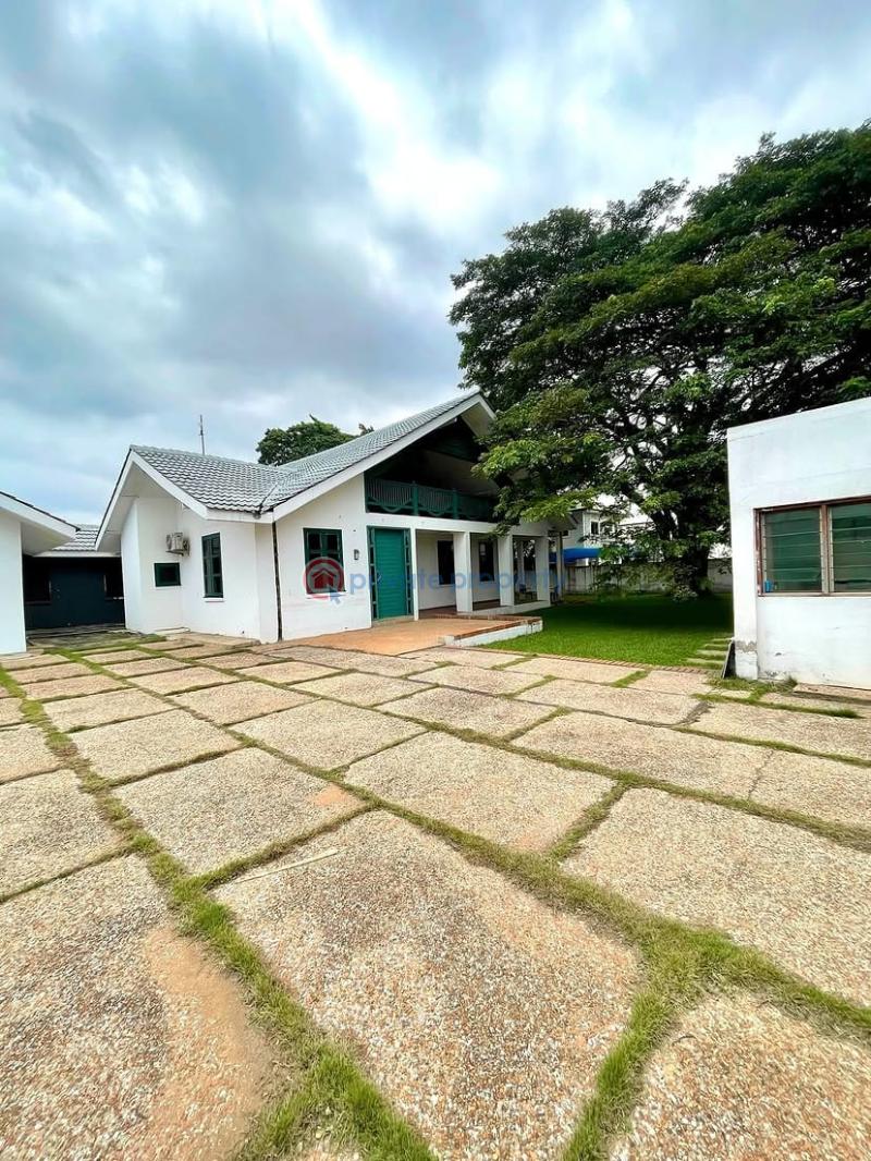 10 bedroom Office Space For Rent Accra East Legon  - 1