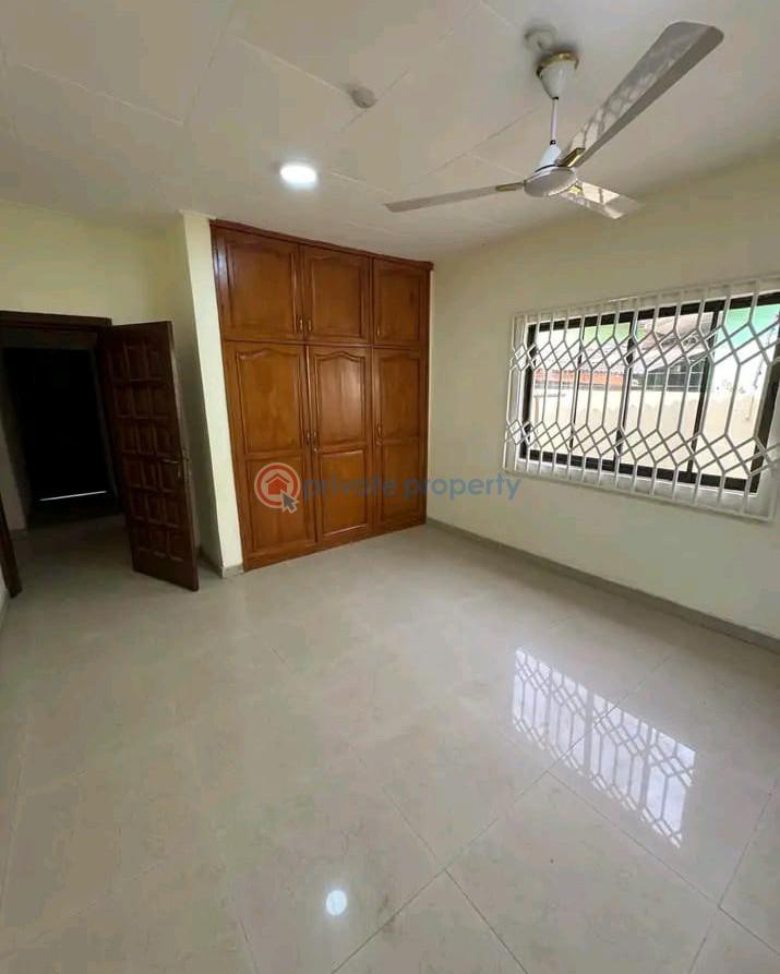 4 bedroom House For Rent Blue Koisk Achimota Accra - 4