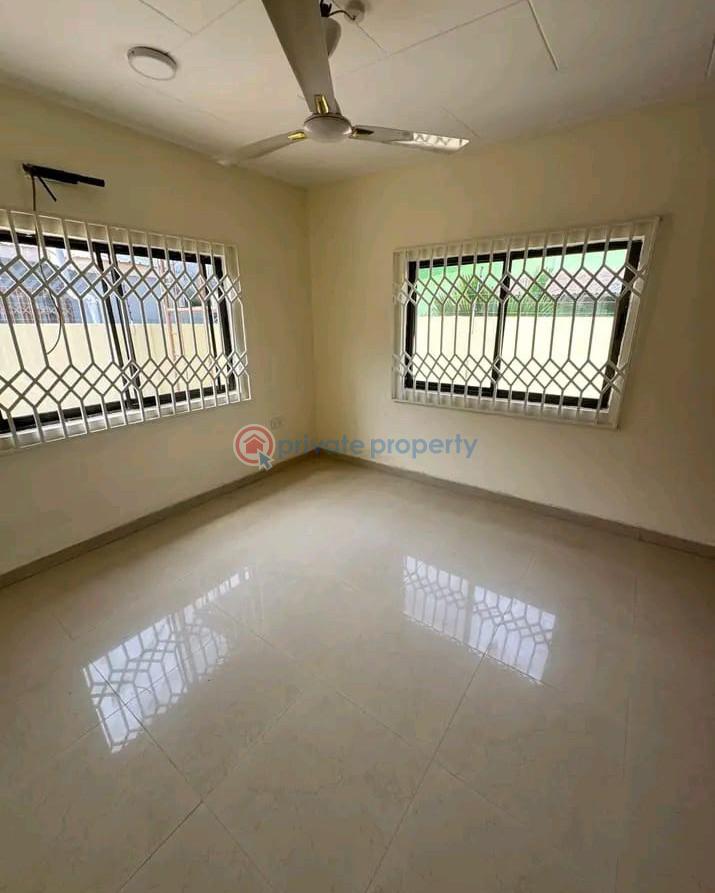 4 bedroom House For Rent Blue Koisk Achimota Accra - 2