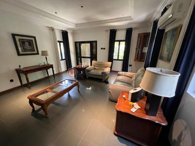 5 bedroom House For Rent Osu Accra - 3